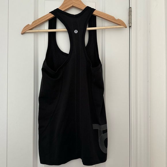 Lululemon Black Swiftly Tech Tee Toronto 10K Tank - Picture 2 of 4